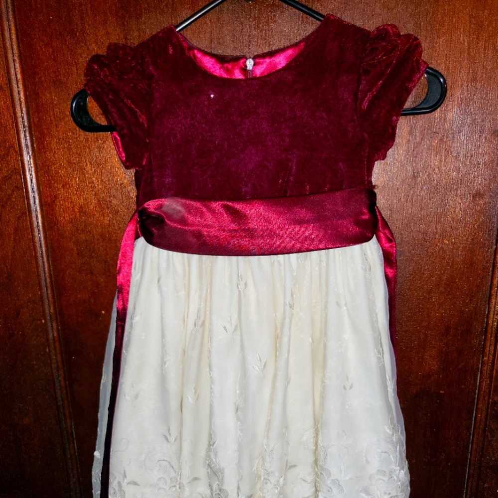 Cinderella dress size 4 in girls